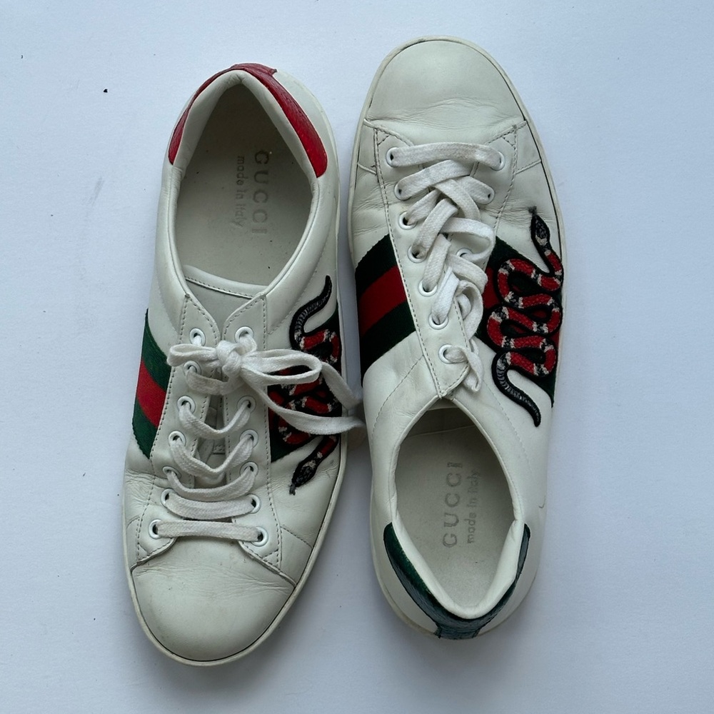 Gucci White Leather Sneakers with Red and Green Accents
